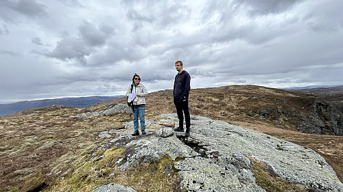 Liv Synnøve og Ole Einar på Tauseskardknolten