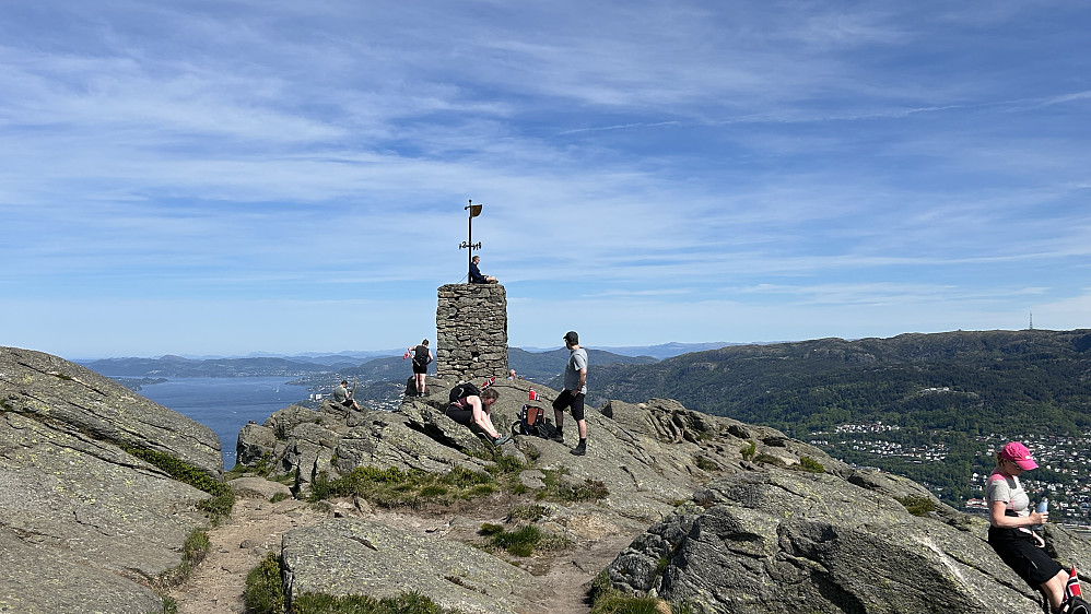 17. mai 2025 ved varden på Løvstakken