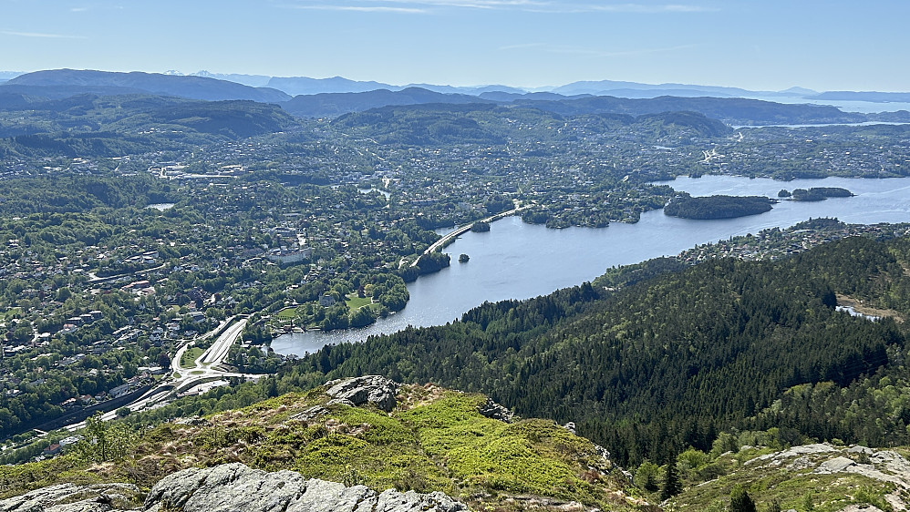 Fra Storhaugen 470 mot Gamlehaugen og Nordåsvannet