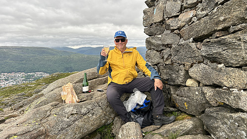 Skikkelig markering av tur #300 til Løvstakken!