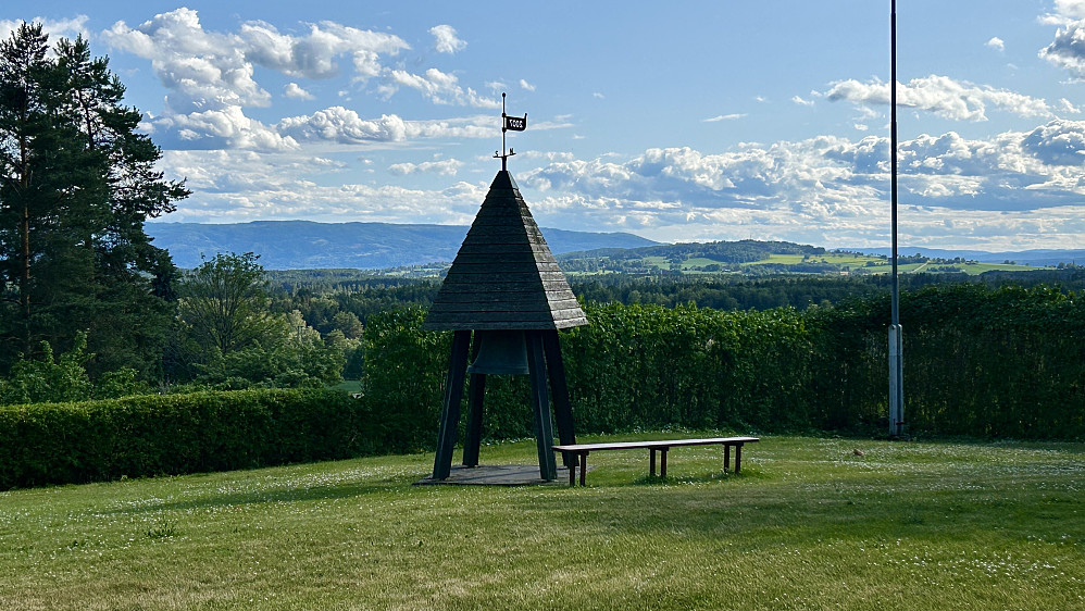 Denne vesle støpulen rommer kirkeklokke fra ca. 1400