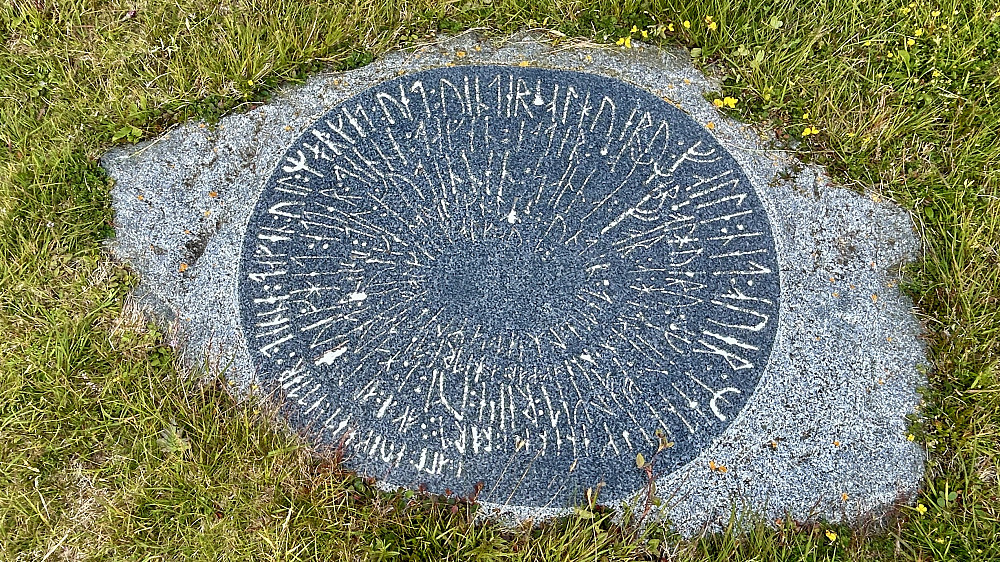 Runestein nær vanntårnet