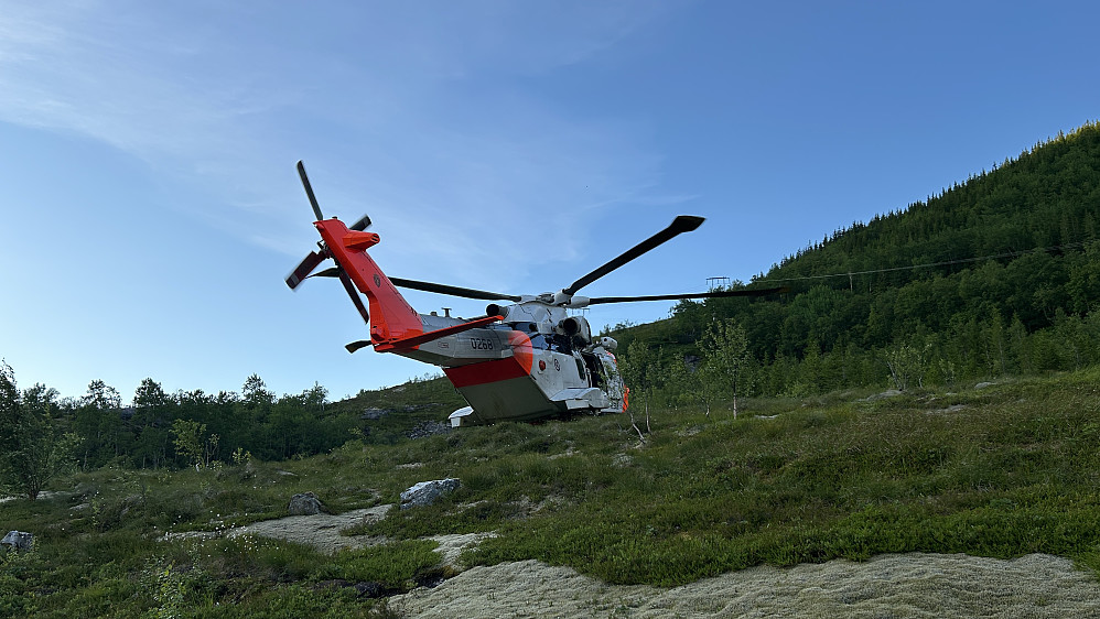 Landing og farvel til SAR Queen 0268 litt nord for Breivika 