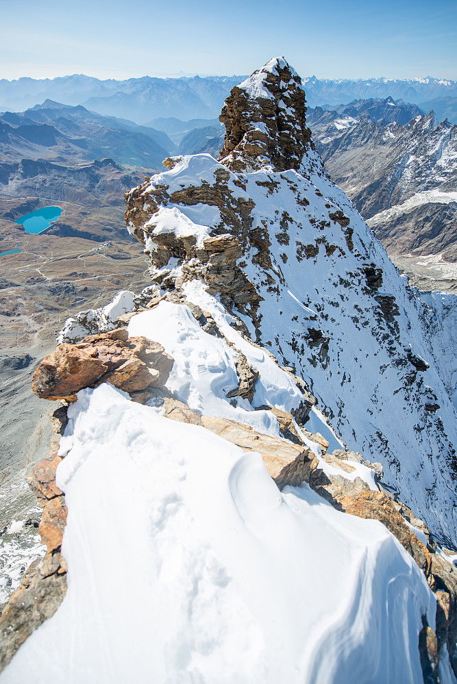 Smal rygg over Pic Tyndall mot Matterhorn