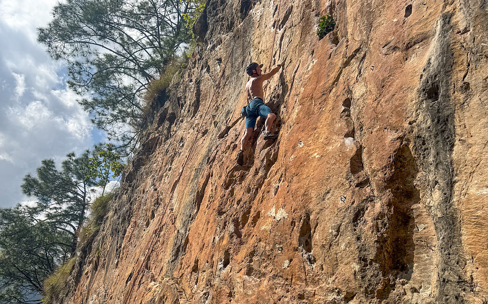 Undertegnede klatrer en 6a+