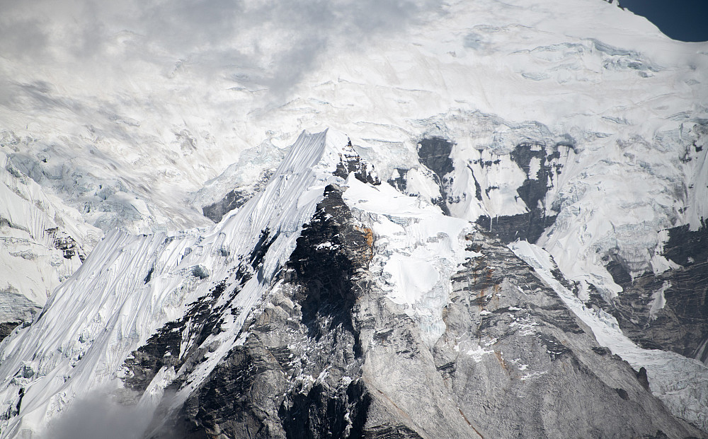 Island Peak sett fra Amphu Gyabjen (5647m)