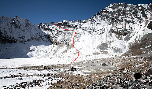 Ruta som går opp mot Amphu Laptsa Pass fra nord