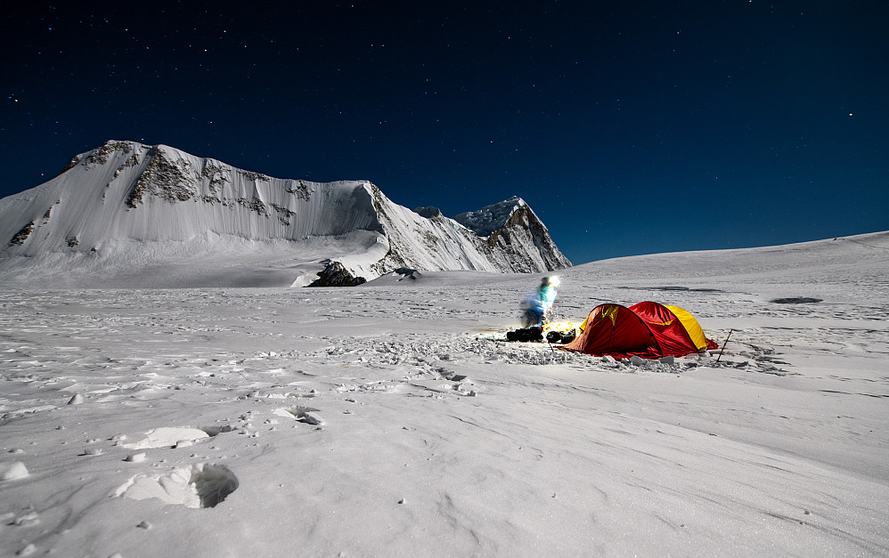 Kl 01.00 ved Camp I