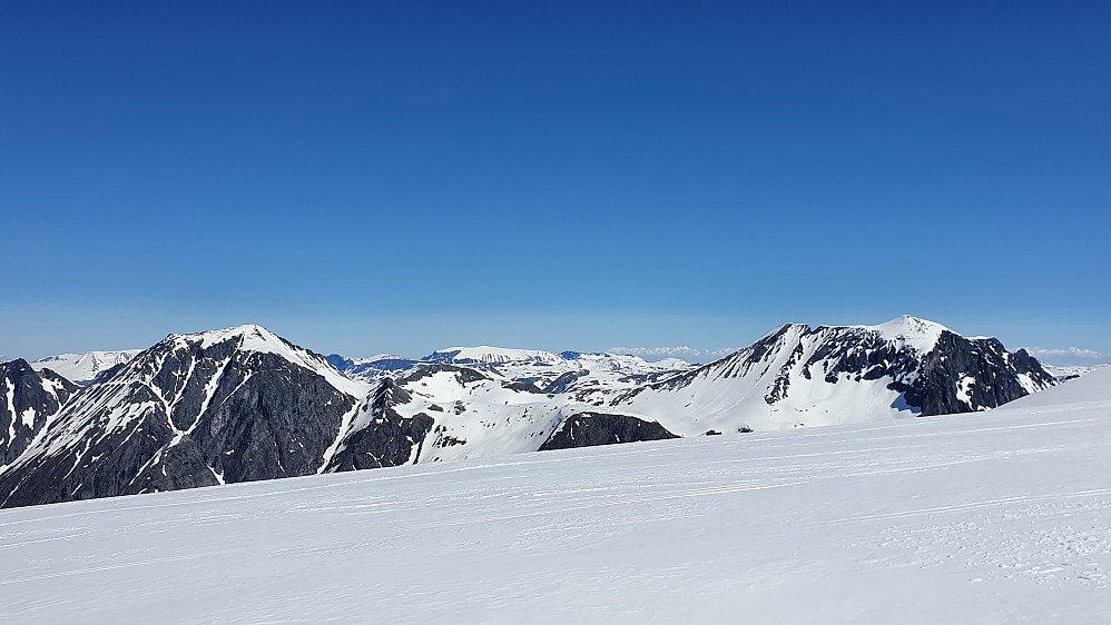 Fløtatind og Vikesoksa