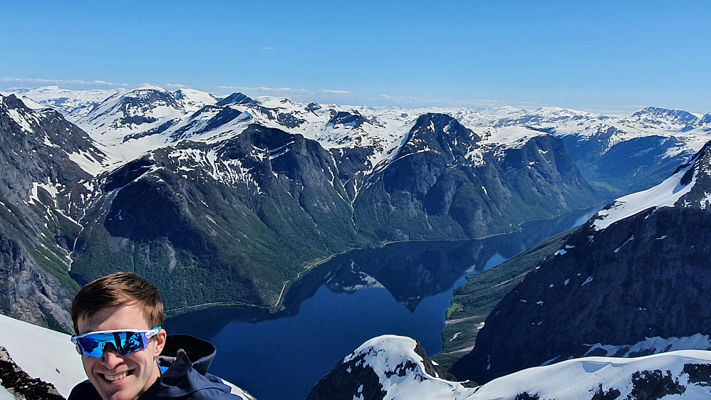 Oppe på Sjøvdøla. Mot Eikesdalsvatnet.