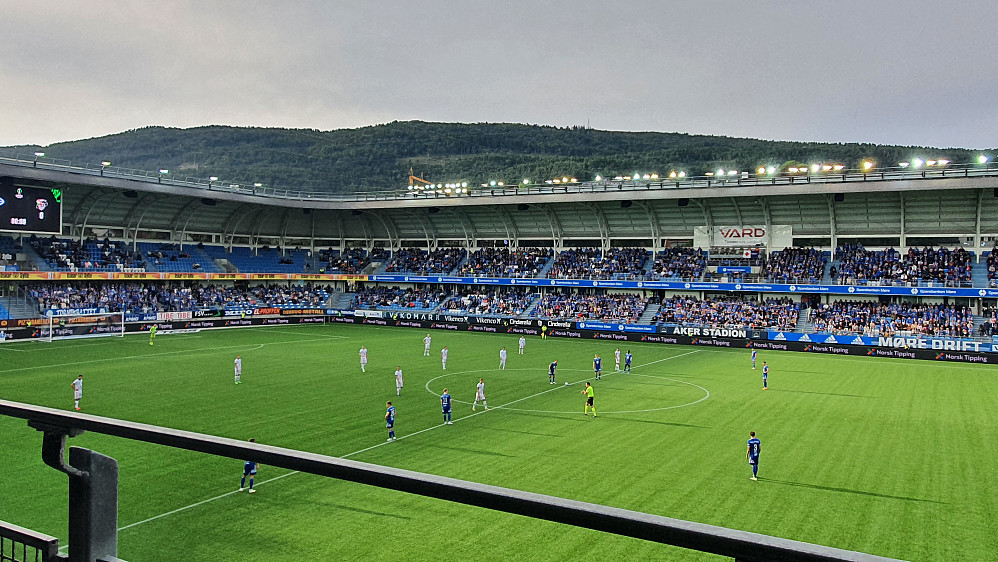 Ballen ville ikke i mål i dag tross 18-2 i sjansestatistikken. Men vi har likevel trua til bortekampen.. (og det gikk kjempebra uka etter, 0-4)