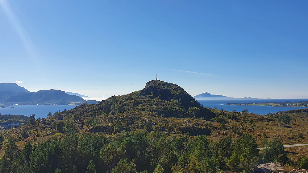 Ramnhella sett fra nabotoppen