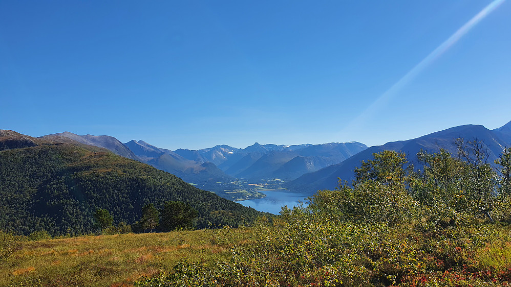 Mot Isfjorden