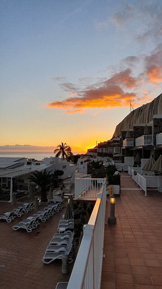 Kveldsstemning/solnedgang på hotellet