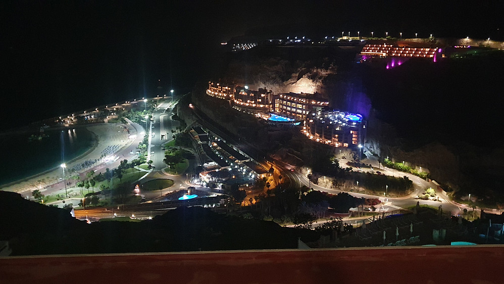Amadores by night