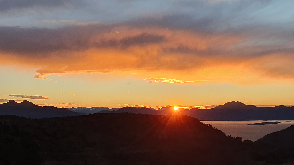 Solnedgang på Vestre Tågheia