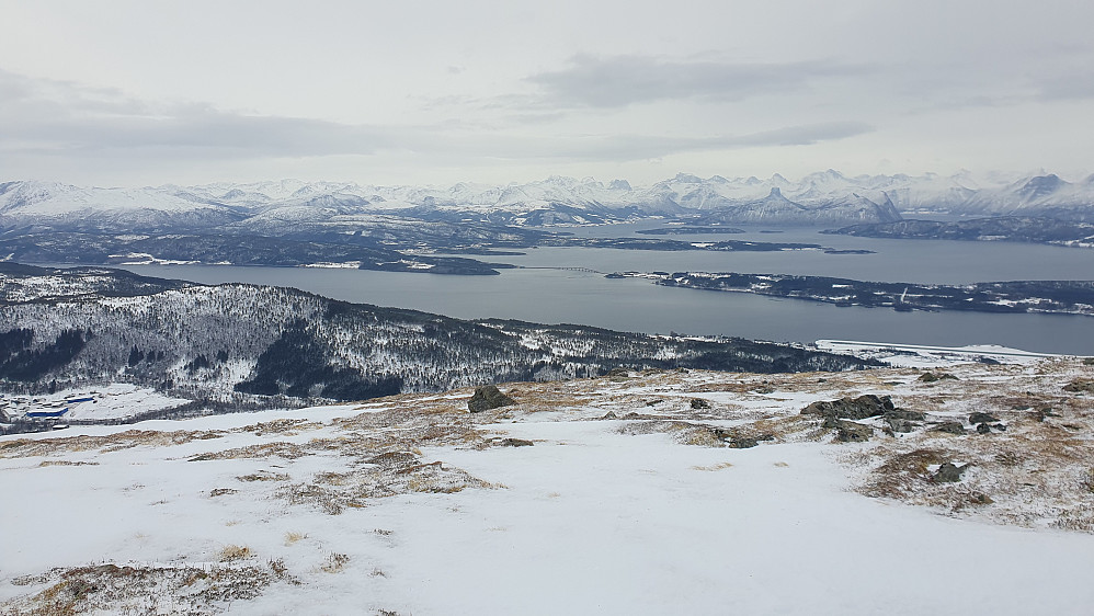 Opplett før neste snøvær, alt er blåst bort på toppen