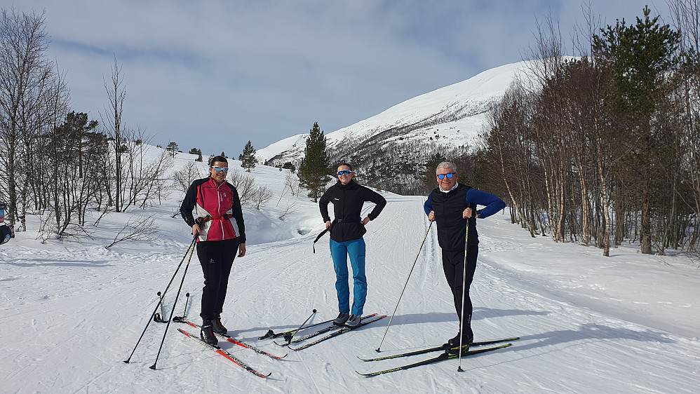 Mye kjentfolk å treffe på turen, her ved Gunnillbu.