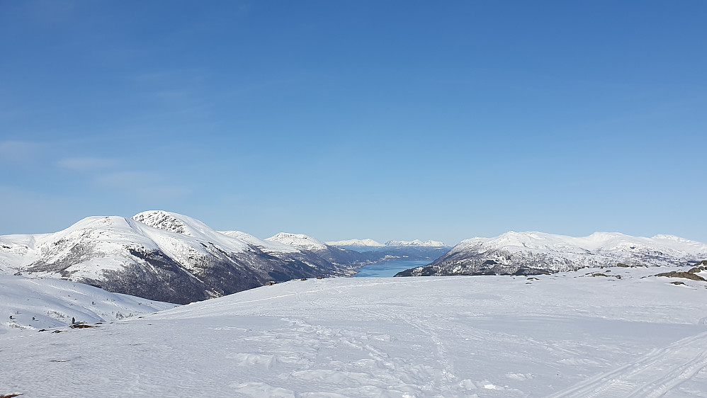 Mot Batnfjorden 