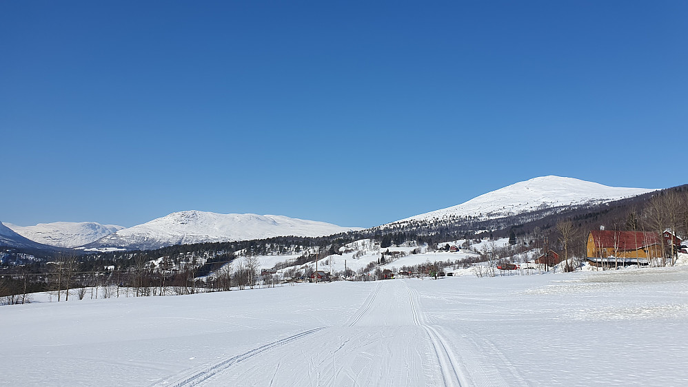 Først bort til heisen - mot Borga (Brøstkampen/Alterhøa) og Bjorlitoppen 