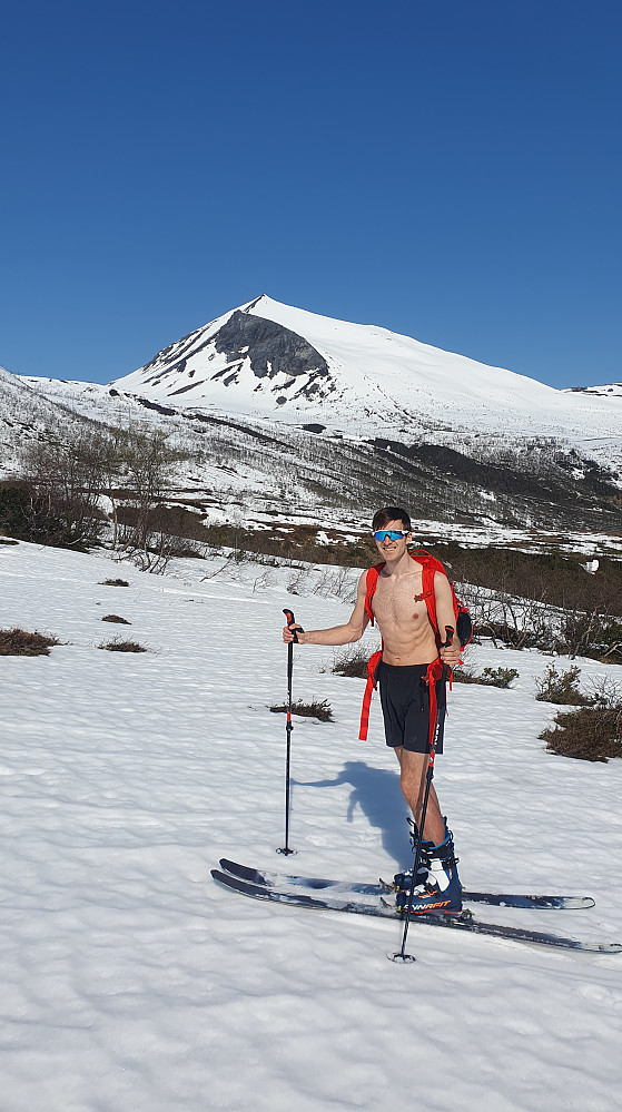 Opp mot Månvasssetra, Øspetinden i bakgrunnen.