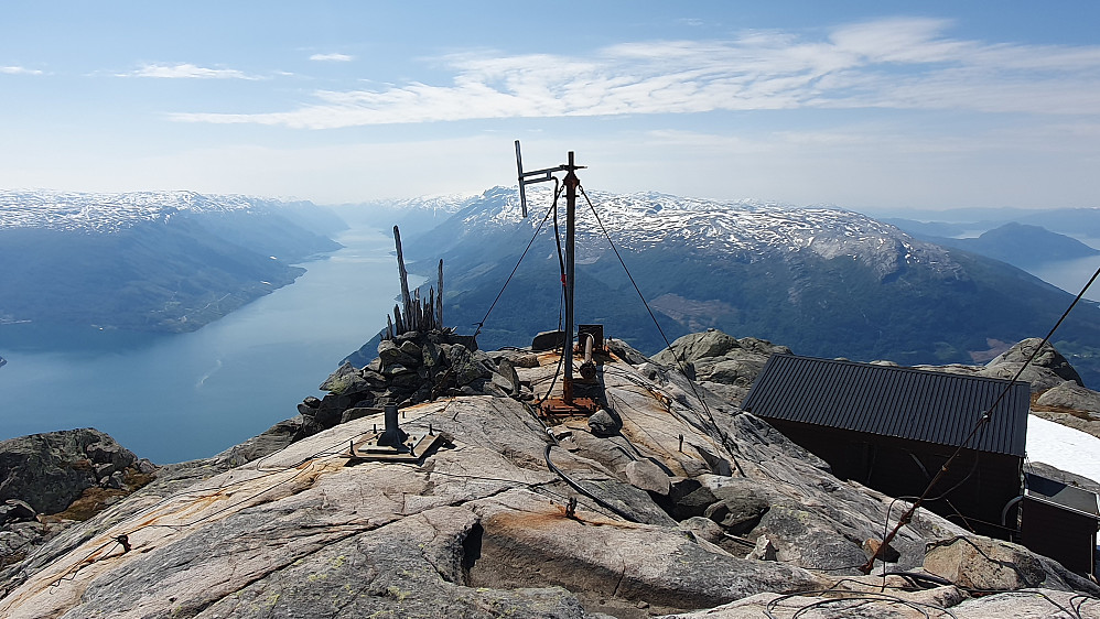Veten - Sørfjorden og området for Dronningstien til venstre på bildet