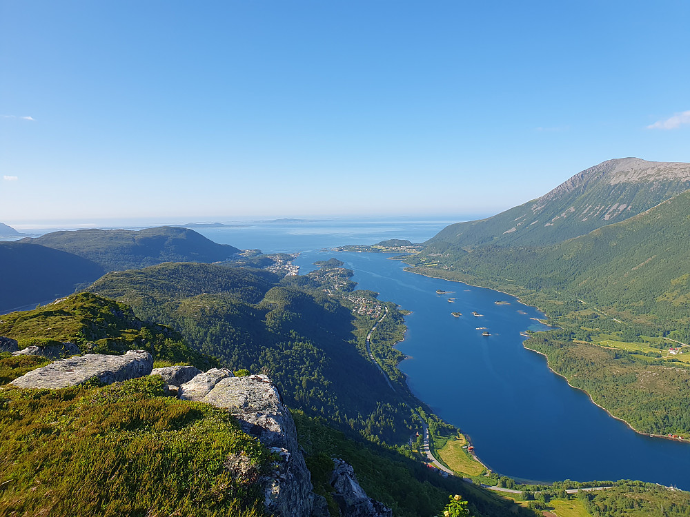 Samfjorden og Brattvåg