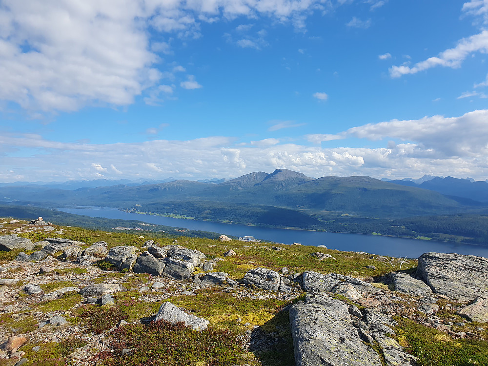 Mot Fannefjorden og Skåla 