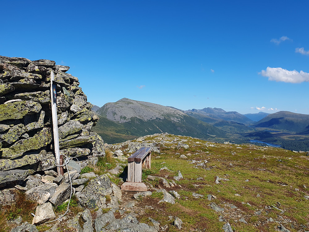 Mot Urfjellet og Skaret 