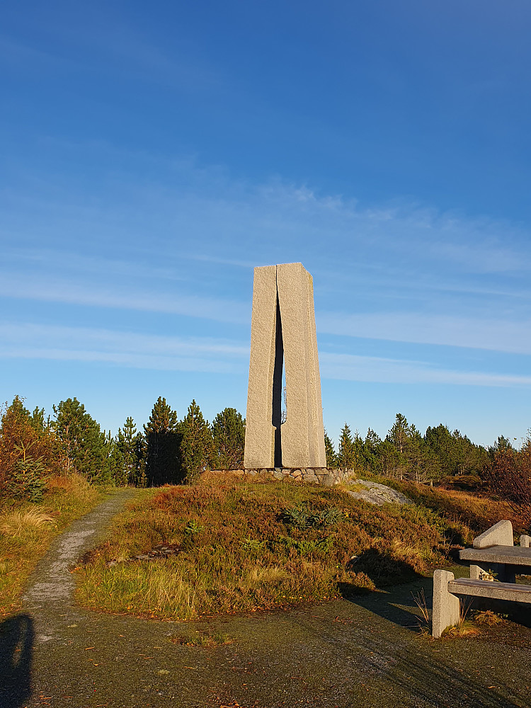 Monument på Langøysundhaugen