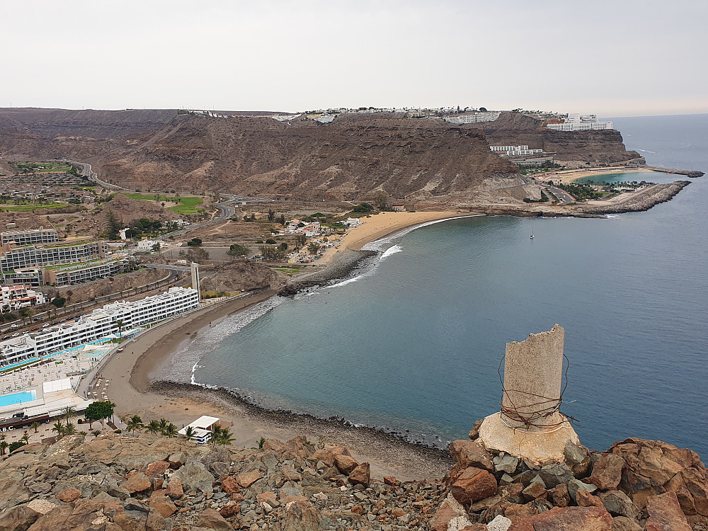 På utsiktspunktet, mot Playa de Cura, Playa de Tauro og Playa de Amadores