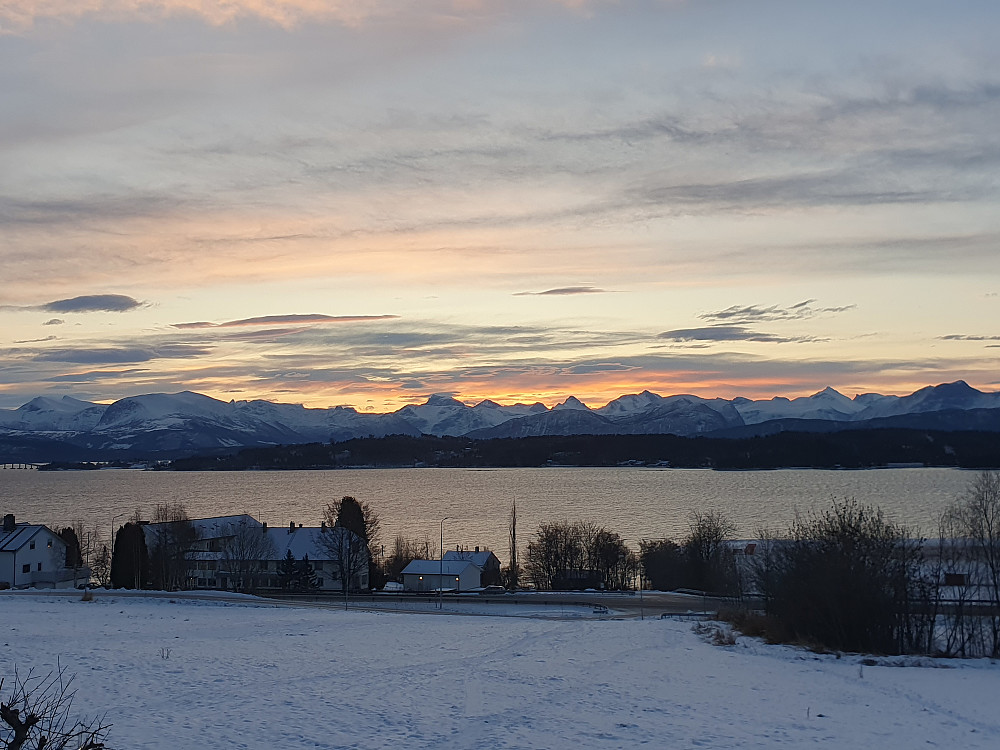 Morgenfarger i gullbyen 