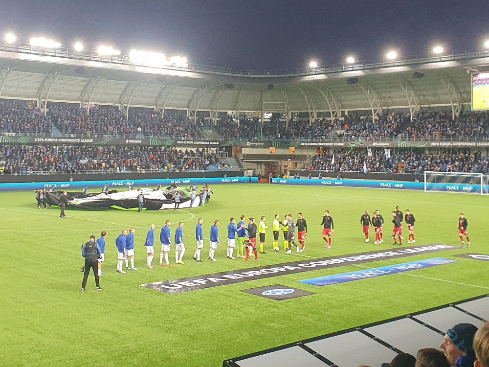 Kvelden før: Stor dag i Molde med glimrende seier mot Club Brugge. Artig å oppleve slik, med så godt som fulle tribuner. 
