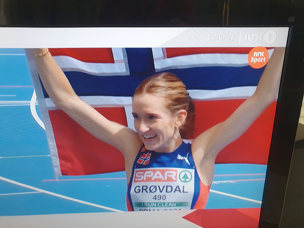 Fantastisk moro med gull til Karoline Bjerkeli Grøvdal i dag tidlig.  Konkurrerte med henne på Bjorlirennet på ski allerede i 2006 :-) 
