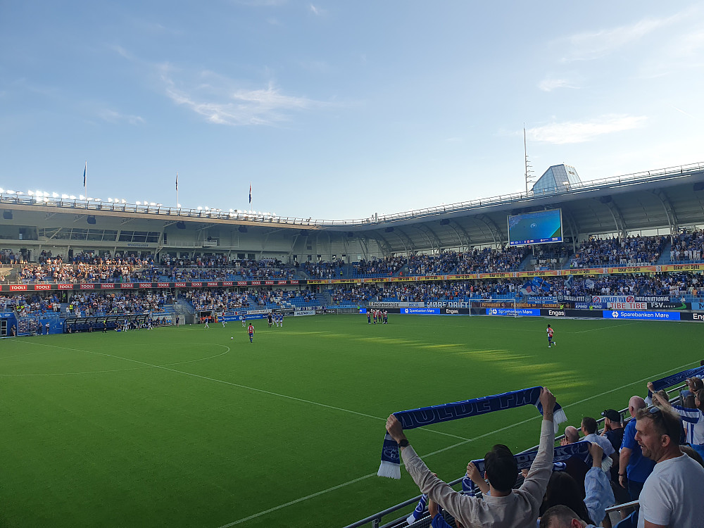 Ikke den store dagen for MFK, men fin ramme rundt kampen