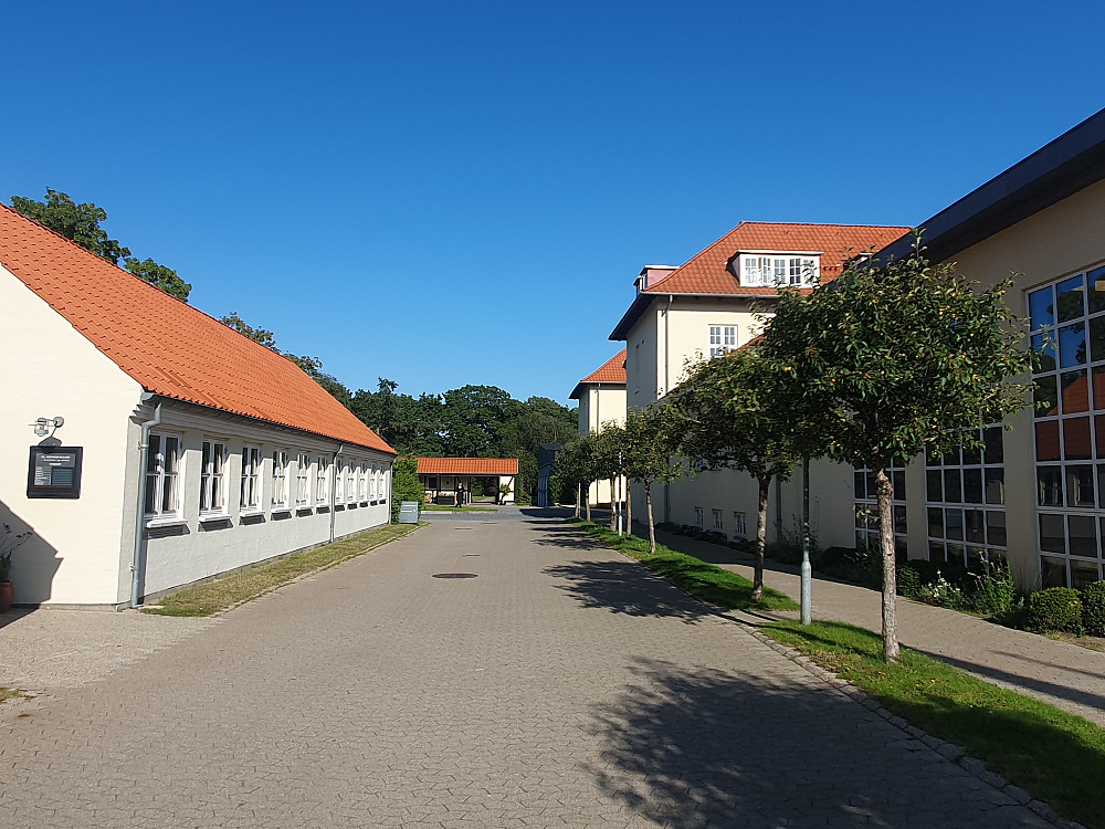 Ut i fra Gl. Skovridergaard, vårt sjarmerende hotell i Silkeborg