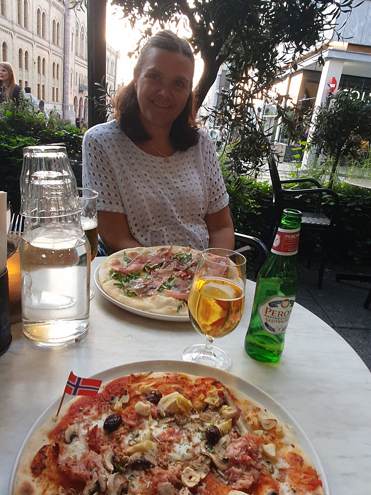 Matstasjon på Olivia på Carl Johan