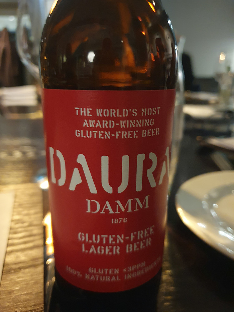 Julebord med gammel løpegjeng på kvelden. På Fjordstuene hadde de jammen det glutenfrie favorittølet fra stranda på Gran Canaria :-)