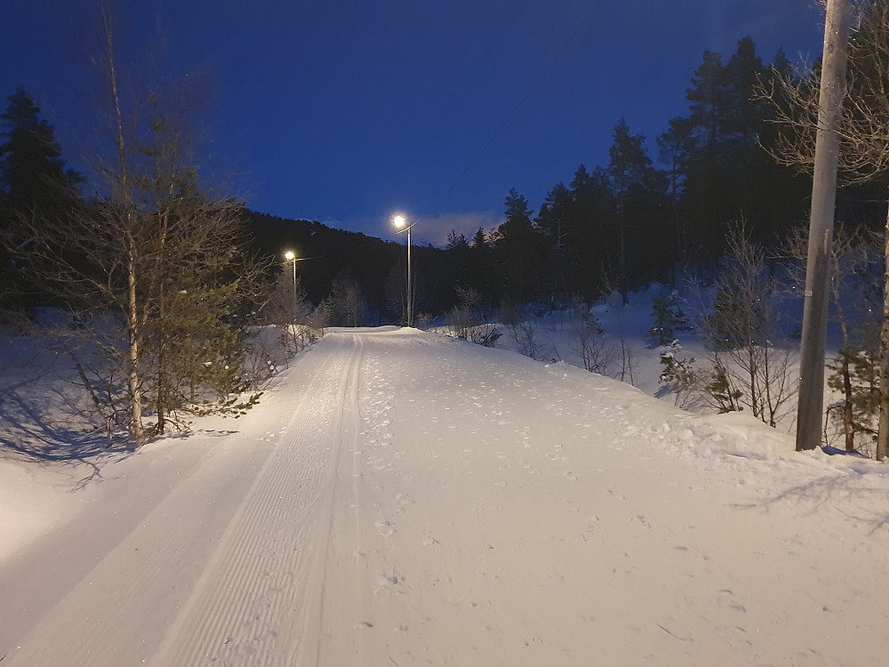 I gode gamle lysløypa (men her er det kaldt langs Moldeelva.. over minus 15 tipper jeg)