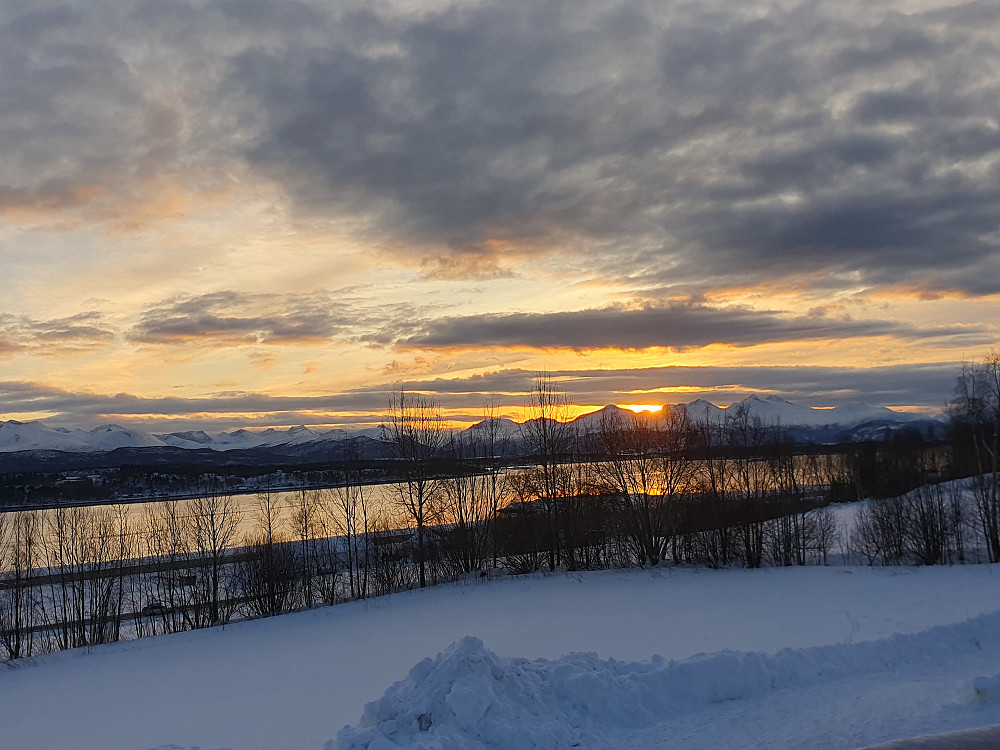 Solnedgang i Myrvegen 