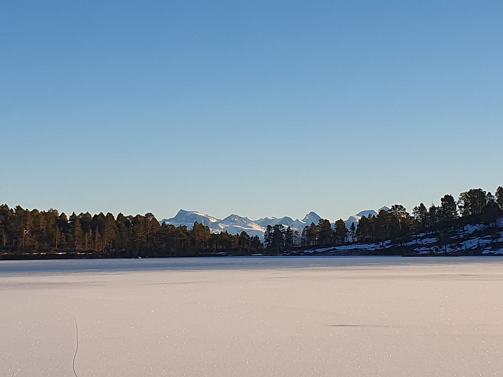 Bergsvatnet (mot Store Trolltind mm)