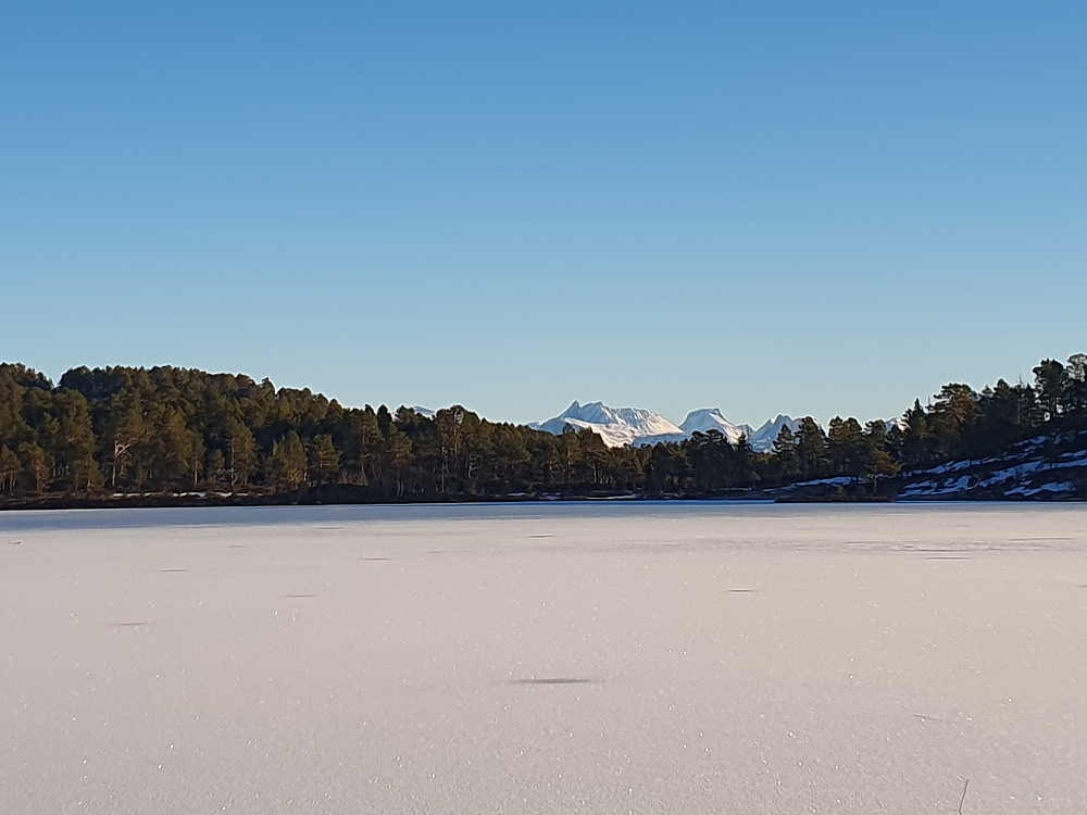 Bergsvatnet (mot Vengetindene mm)