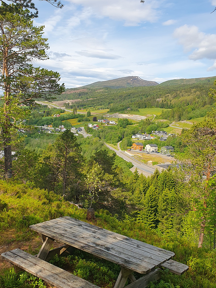 Mot Lønsetfjellet 