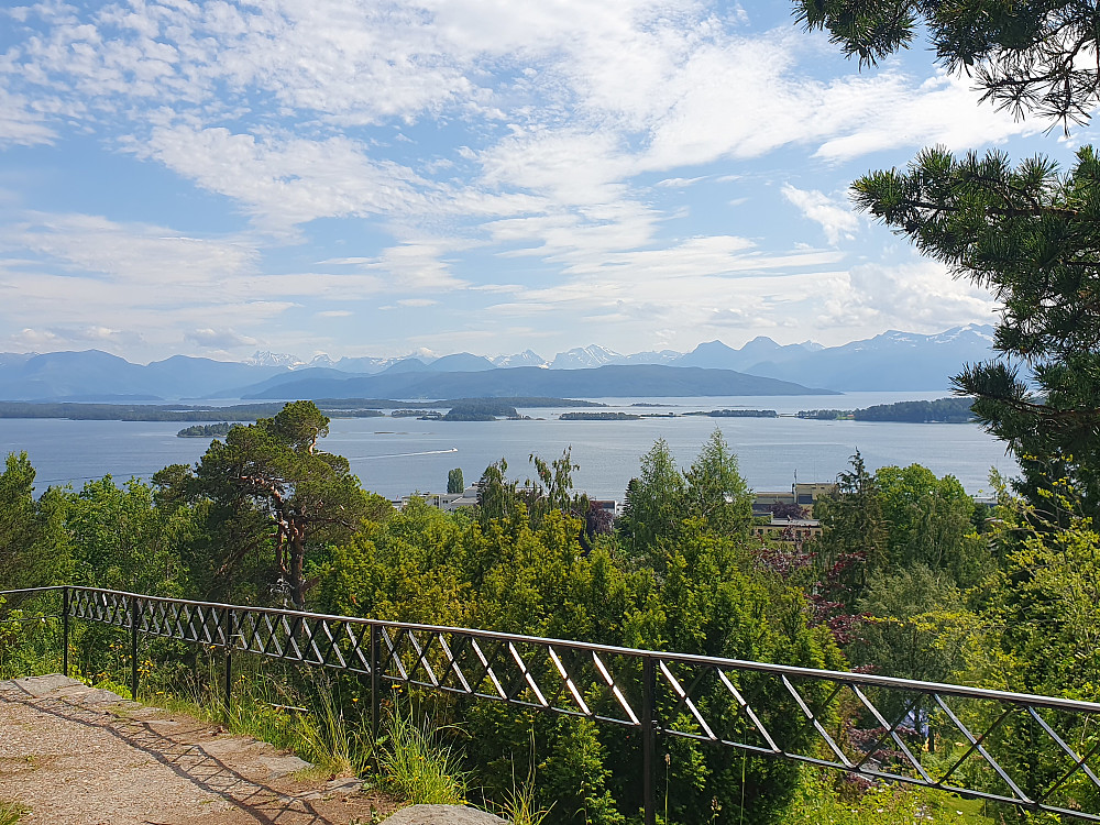 På Rekneshaugen 