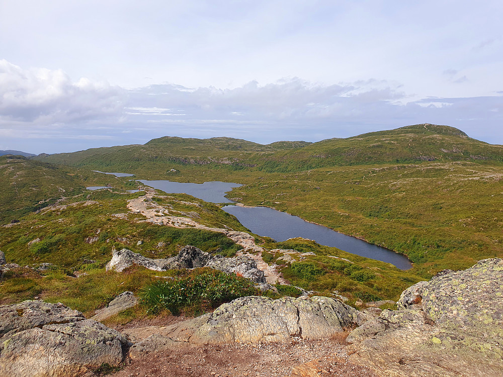 Audunstjønnan med Audunsheia og Frænavarden bak 