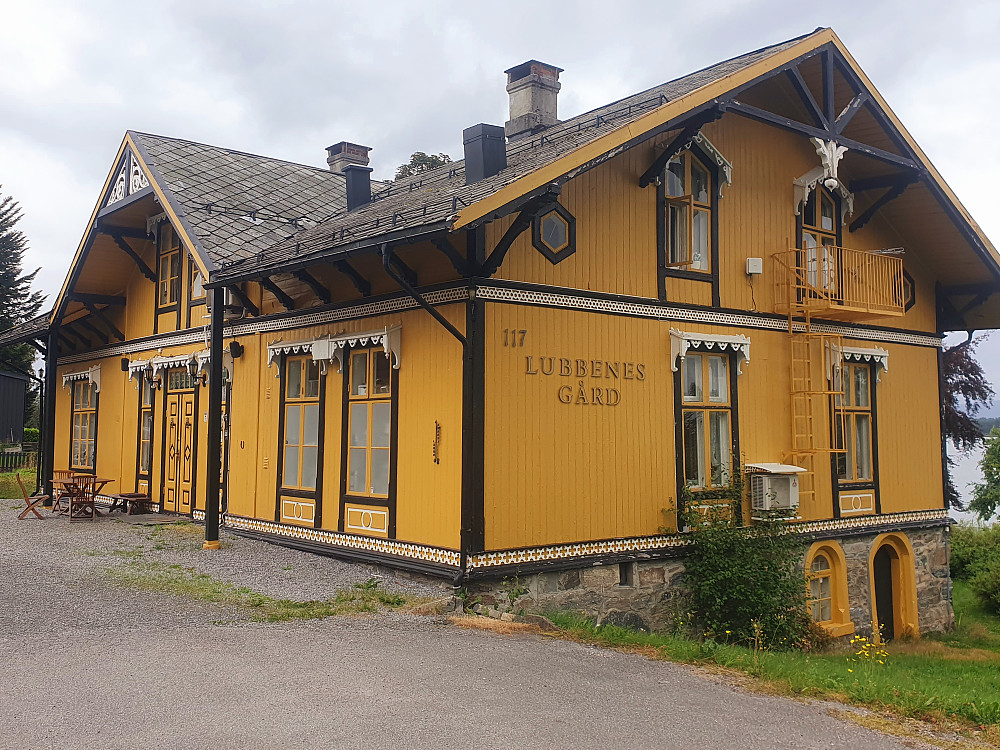 ..bedre fatt med naboen Lubbenes Gård 