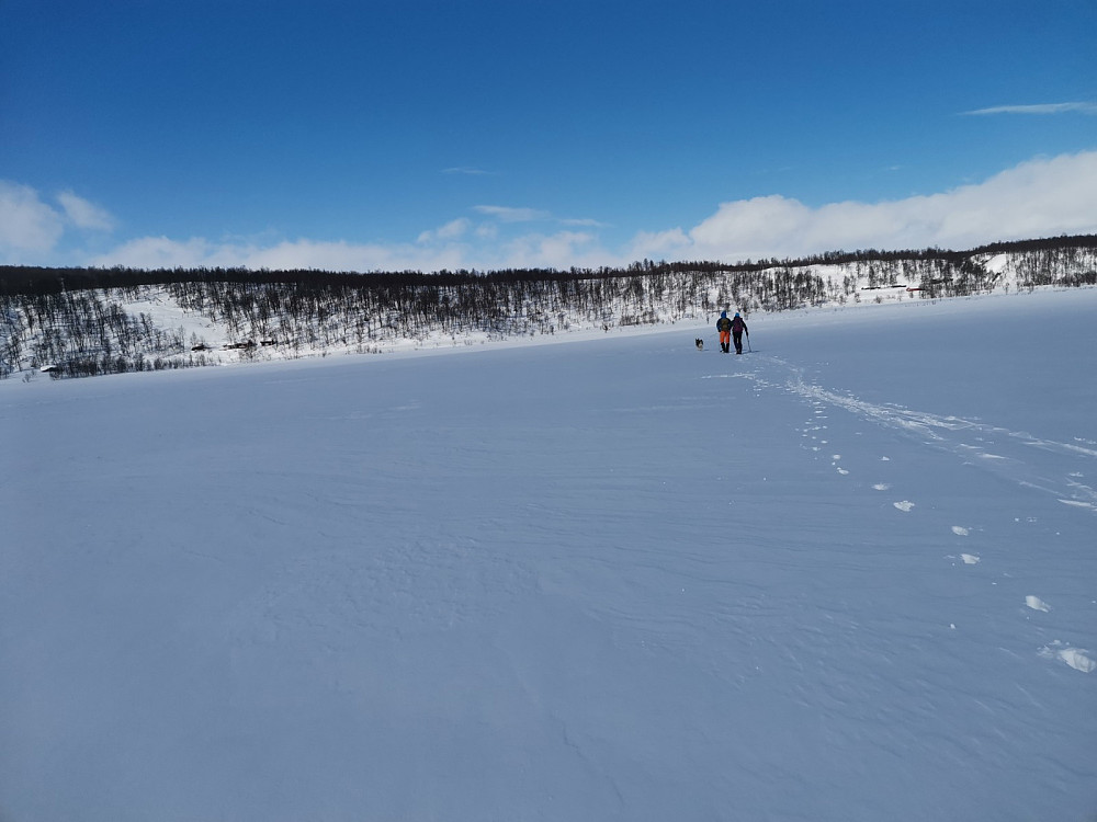 Frøya, Bente og Emil i fortropp.