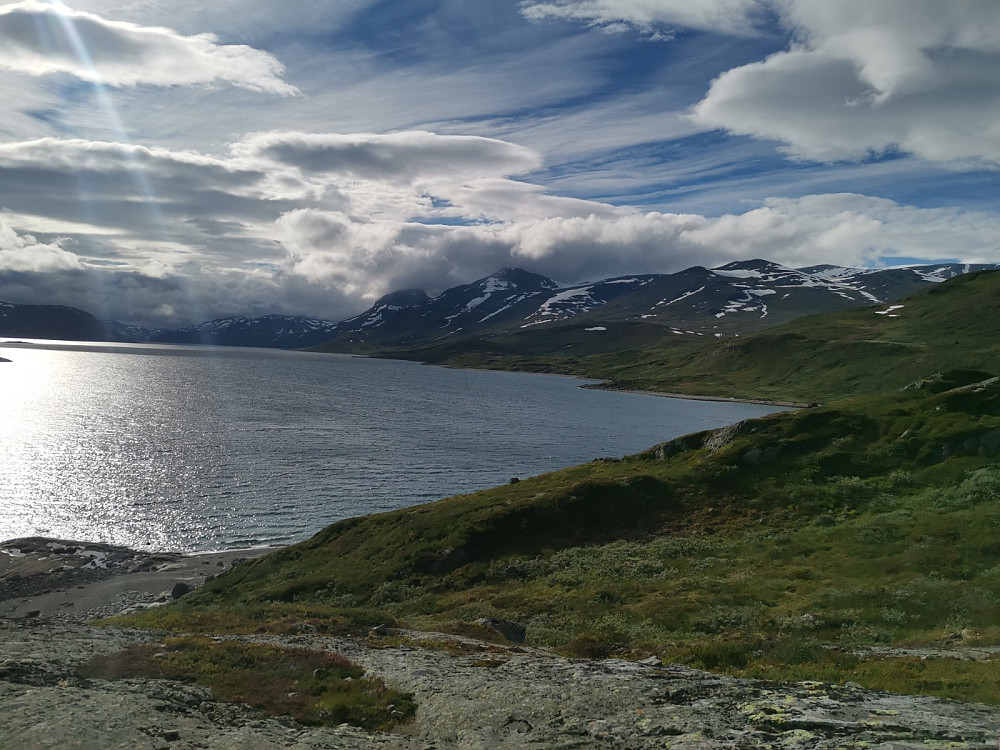 Litt snø i høgden.