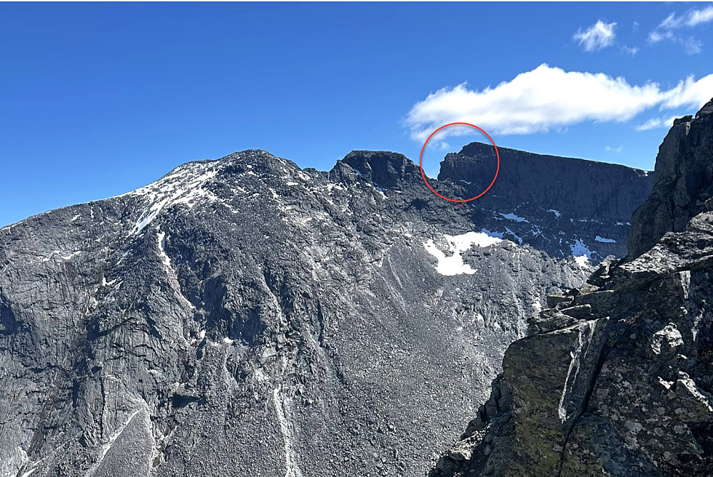 Nedenfor vesttoppen på Snøhetta kan du se ansiktet til Dovregubben