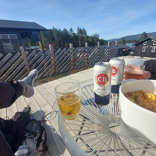 Belønning etter dagens turer til Hægefjell, Lindefjell og Husfjell. Ca 890 høydemeter.